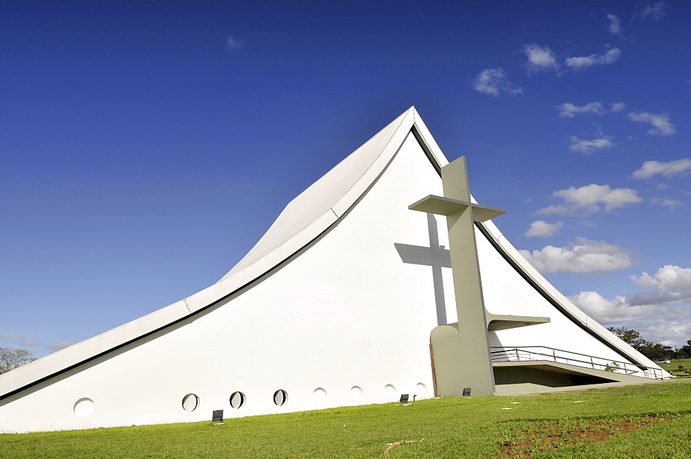 Church Catedral Rainha da Paz, military chapel, the architect Oscar Niemeyer, Brasilia, Distrito Federal state, Brazil, South America