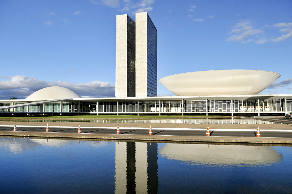 Congresso Nacional Congress building, architect Oscar Niemeyer, Brasilia, Distrito Federal state, Brazil, South America