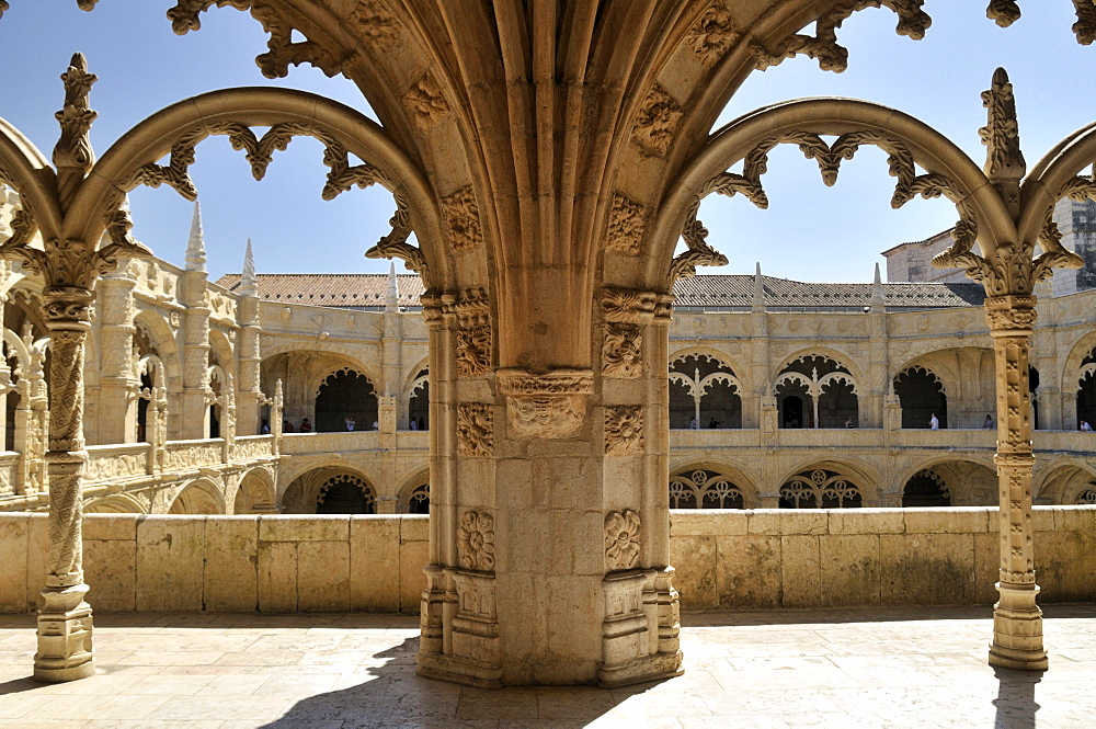 Ornate arches in the two-storeyed cloister of the Hieronymites Monastery, Mosteiro dos Jeronimos, UNESCO World Heritage Site, Manueline style, Portuguese late-Gothic, Belem, Lisbon, Portugal, Europe