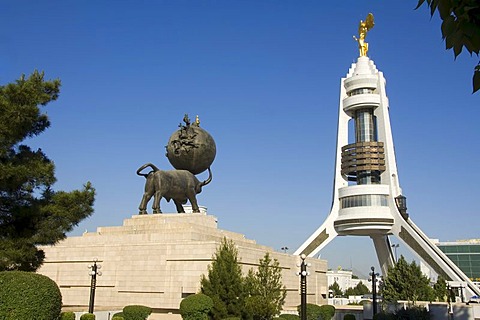 Arch of neutrality and monument to the Earthquake, Ashgabat, Turkmenistan