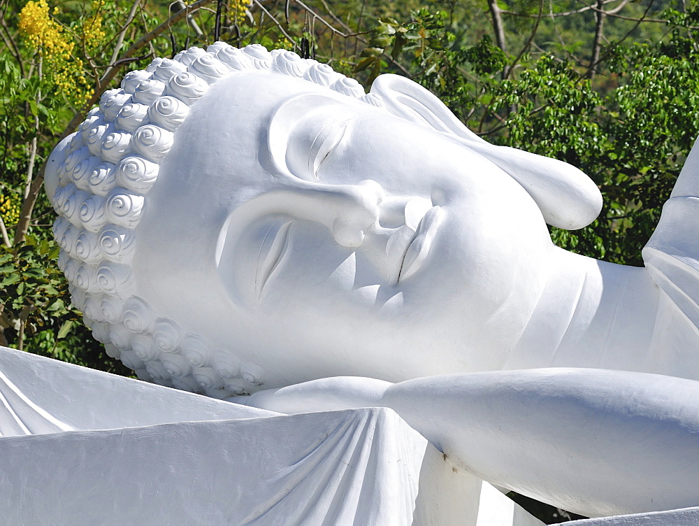 Head, reclyning Buddha, temple on the mountain of the black woman, Nui Ba Den, Tay Ninh, Vietnam, Asia