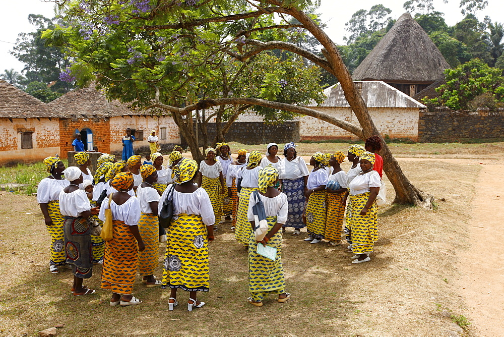 Women's church group, homestead of the chieftain, Fon, Bafut, West Cameroon, Cameroon, Africa