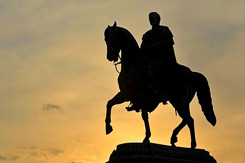 Koenig Johann memorial, equestrian statue, Theaterplatz square, Dresden, Free State of Saxony, Germany, Europe