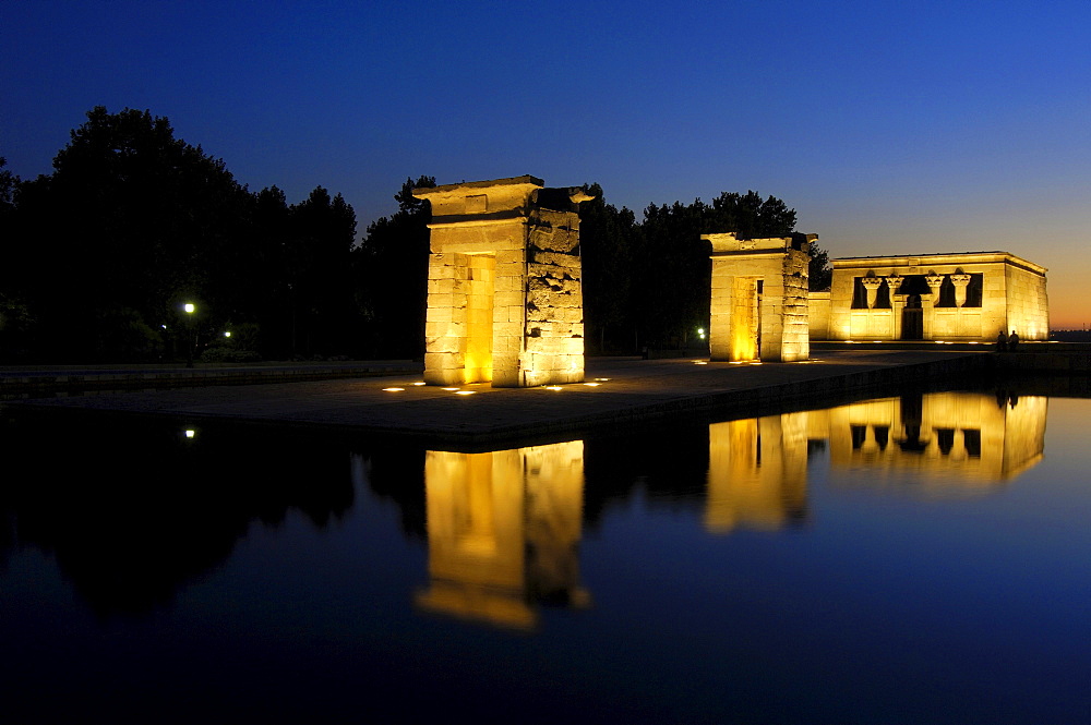 Egyptian temple of Debod, 2nd century BC, at dusk, Madrid, Spain, Europe