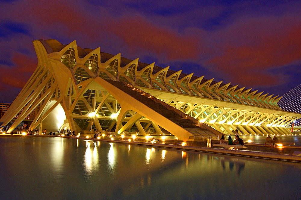 Principe Felipe museum of sciences at dusk, by S. Calatrava, City of Arts and Sciences, Comunidad Valenciana, Valencia, Spain, Europe