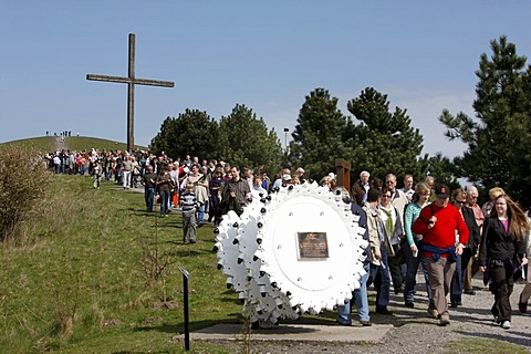 Way of the Cross procession on Good Friday with mining motifs on the Haniel slag heap, Prosper-Haniel mine, Bottrop, Ruhr Area, North Rhine-Westphalia, Germany, Europe