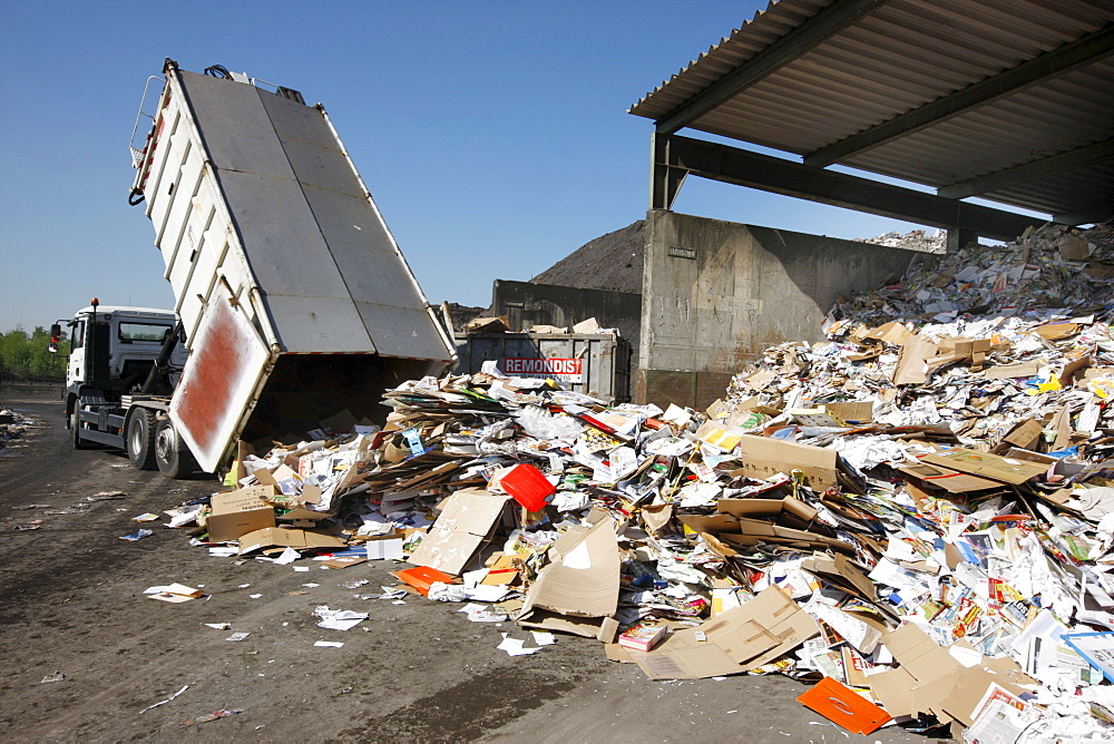 Refuse collection, waste paper containers being emptied, at an external paper recycling company, Gelsendienste, Gelsenkirchens public utility company, North Rhine-Westphalia, Germany, Europe