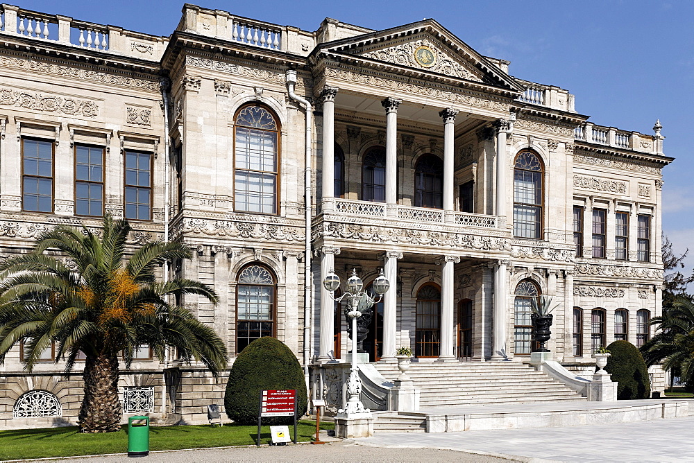 Dolmabahce Palace, the Sultan's palace from the 19th Century, Besiktas, Istanbul, Turkey