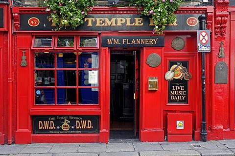 Temple Bar, pub, Temple Bar area, Dublin, Ireland