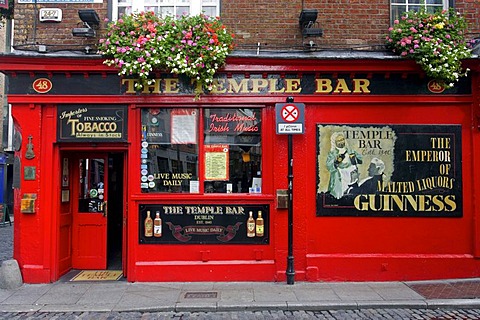 Temple Bar, pub, Temple Bar area, Dublin, Ireland