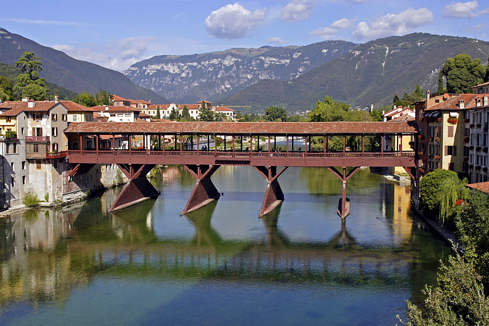 Covered bridge over the Brenta River, Bassano del Grappa, Veneto, Italy, Europe