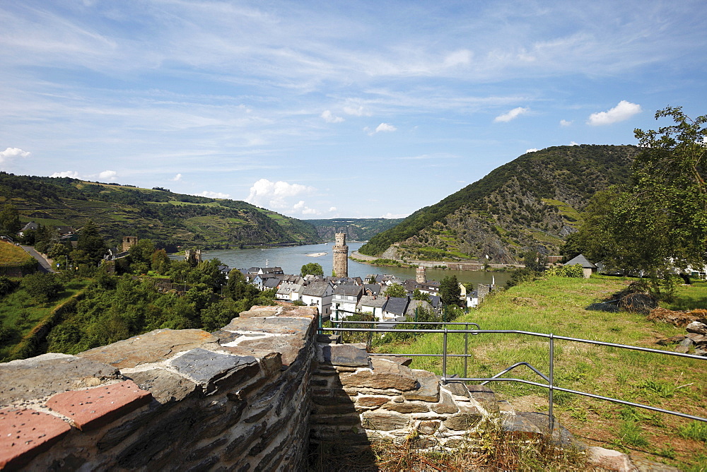 Martinskirche plateau, view of the city tower of Oberwesel and Rhine River, Upper Middle Rhine Valley, Rhineland-Palatinate, Germany, Europe