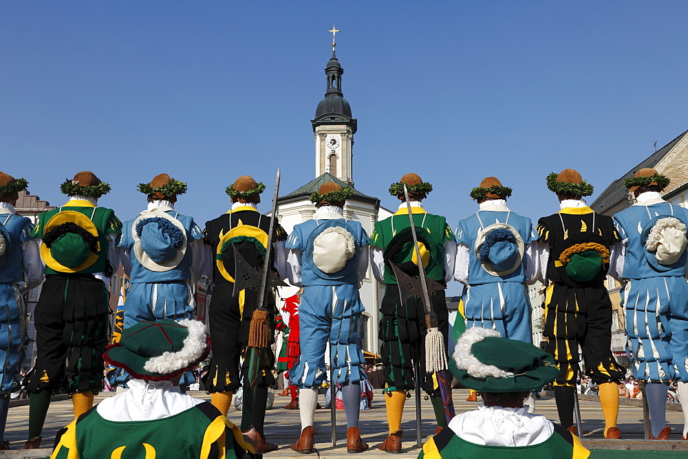 Historic sword dance, Georgiritt, George's Ride, Easter Monday procession, town square with parish church in Traunstein, Chiemgau, Upper Bavaria, Bavaria, Germany, Europe