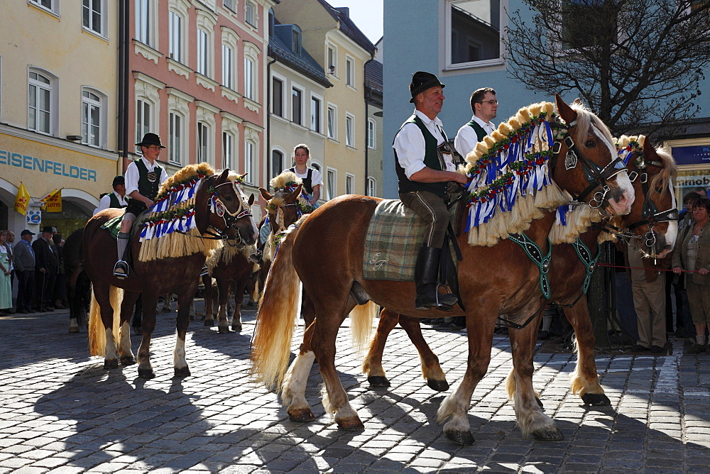 Georgiritt, George's Ride, Easter Monday procession, Old Town, Traunstein, Chiemgau, Upper Bavaria, Bavaria, Germany, Europe