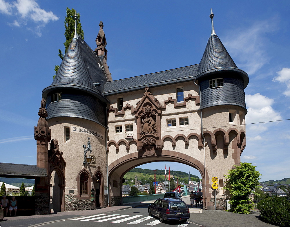 View on the Brueckentor bridge gate on the Mosel bridge, built 1899 by Bruno Moehring, quarter Trarbach, Mosel, district Bernkastel-Wittlich, Rhineland-Palatinate, Germany, Europe