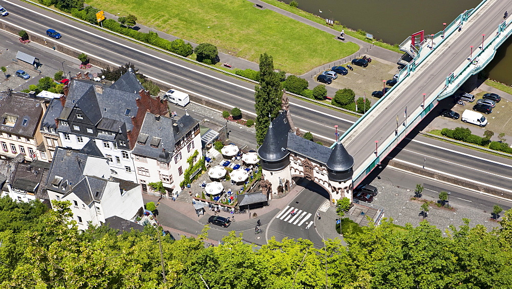 View of the city of Traben-Trarbach and the Brueckentor bridge gate on the Mosel bridge, built 1899 by Bruno Moehring, quarter Trarbach, Mosel, district Bernkastel-Wittlich, Rhineland-Palatinate, Germany, Europe