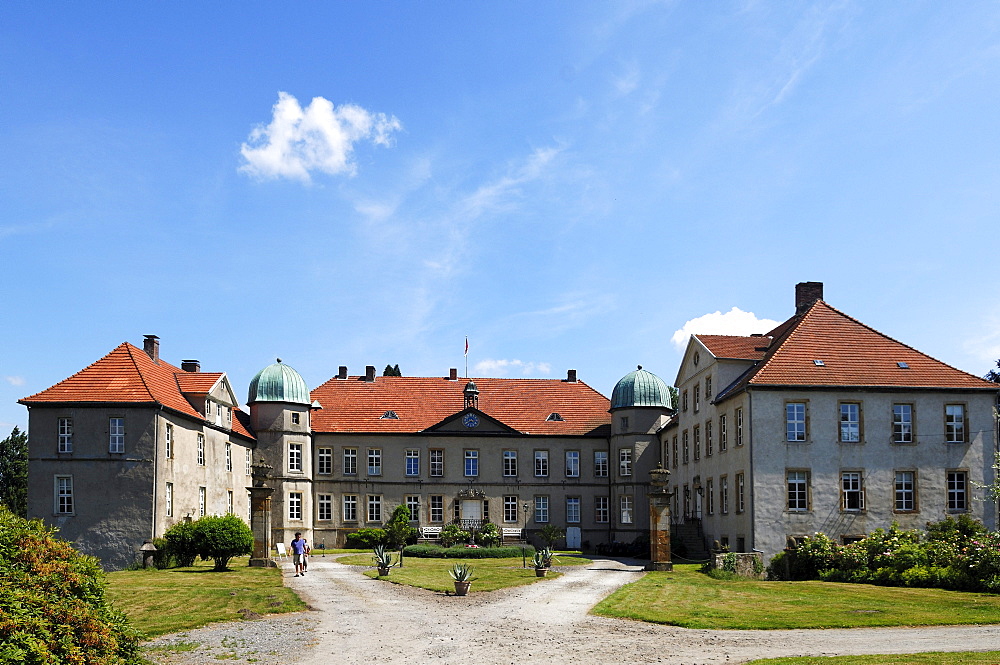 Schloss Huennefeld palace, moated castle, 13th cent., Bad Essen, Lower Saxony, Germany, Europe