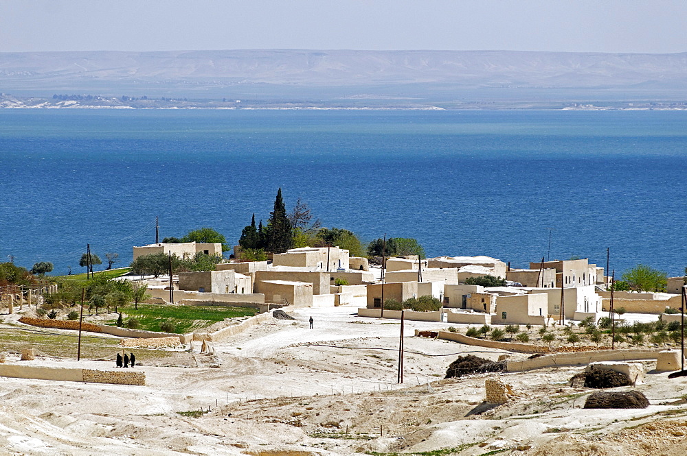 Village with adobe buildings on the Assad storage lake on the Euphrates, Syria, Asia