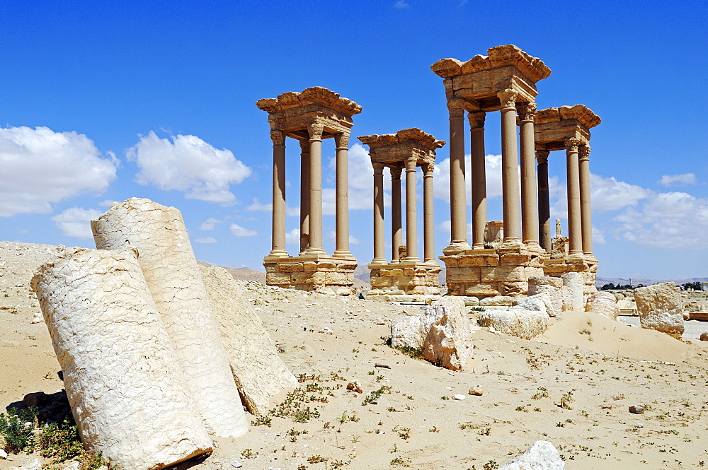 Tetra pylon in the ruins of the Palmyra archeological site, Tadmur, Syria, Asia