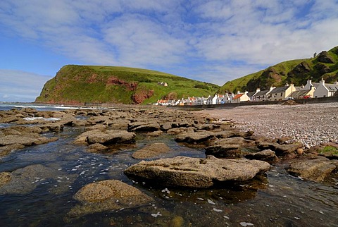 Crovie fishing village on the northern coast of Scotland, Great Britain, Europe