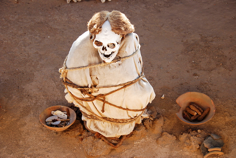 Mummy of the Ica-Chincha civilization, Chauchilla Cemetery, Nasca or Nazca, Peru, South America