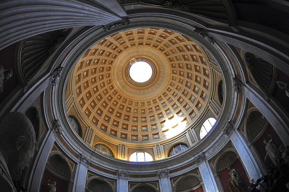 Dome, Sala da Rotunda, Museo Pio-Clementino, Vatican Museums, Old Town, Vatican City, Italy, Europe