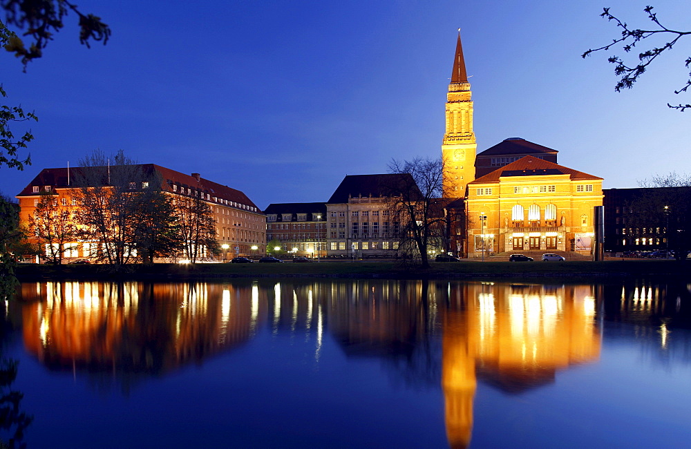 Overlooking the Kleiner Kiel lake, on the city hall and opera house, Kiel, Schleswig-Holstein, Germany, Europe
