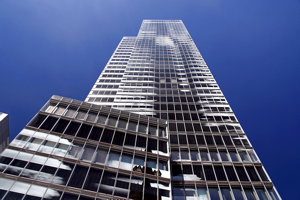 KoelnTurm high-rise office building in the Mediapark Media Park, Cologne, Rhineland, North Rhine-Westphalia, Germany, Europe
