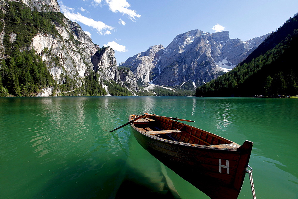 Boat, Lago di Braies, Dolomites, Alto Adige, Italy, Europe