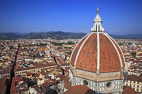 Dome of the cathedral of Santa Maria del Fiore and panorama of Florence, Firenze, Tuscany, Italy, Europe