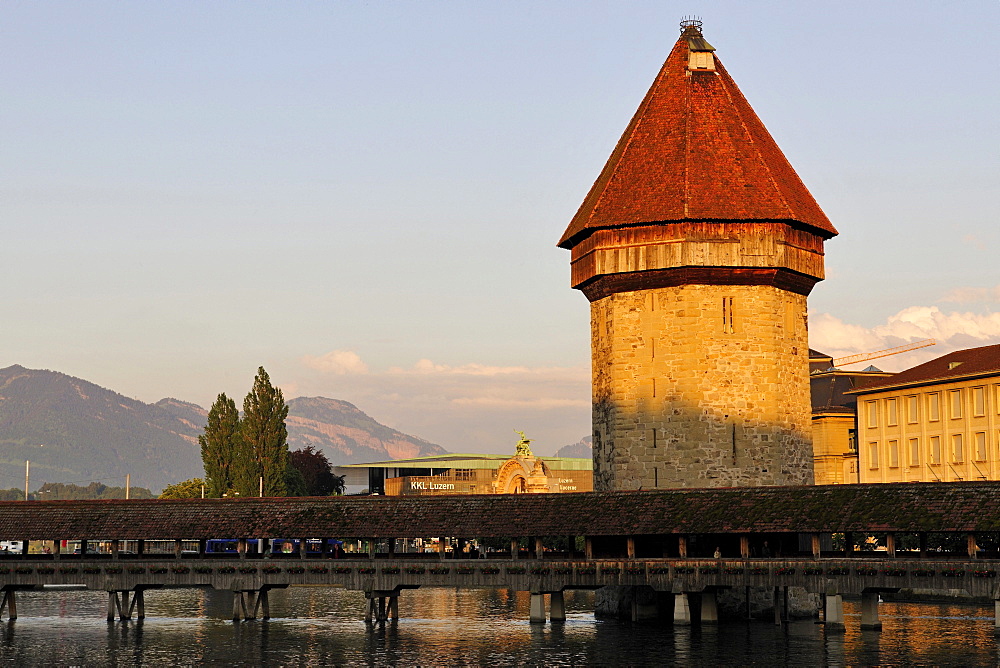 Kapellbruecke, "Chapel Bridge", across Reuss River in Lucerne with the Culture- and Convention Center KKL, Canton of Lucerne, Switzerland, Europe