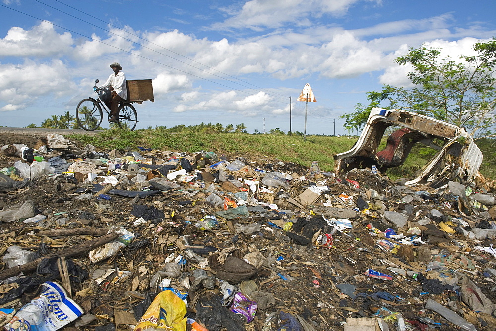 Municipal rubbish dump at the roadside, Quelimane, Mozambique, Africa