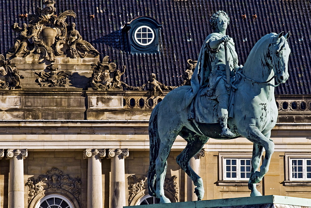 Equestrian statue of Frederik V on the castle square, Amalienborg castle, Copenhagen, Denmark, Scandinavia, Europe