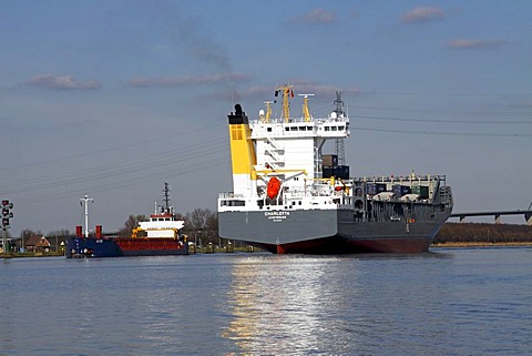 Two ships at the Kiel-Canal in Brunsbuettel, district Dithmarschen, Schleswig-Holstein, Germany,