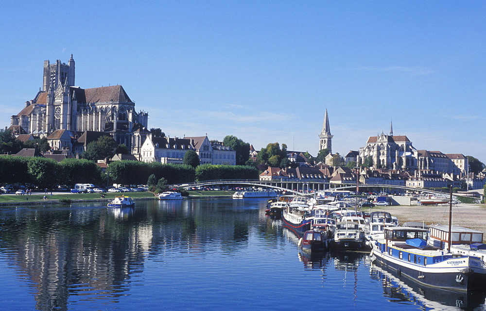 View towards Auxerre, Yonne River, boats, ships, Burgundy, France, Europe