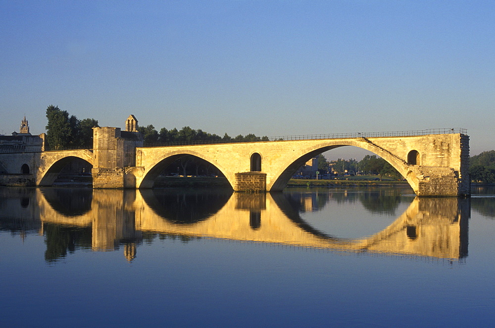 Pont St. Benezet, bridge, Rhone River, Avignon, Provence, France, Europe