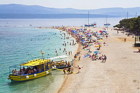 Zlatni Rat Beach with a tourist's boat, Bol, Brac Island, Dalmatia, Croatia, Adriatic Sea, Mediterranean, Europe