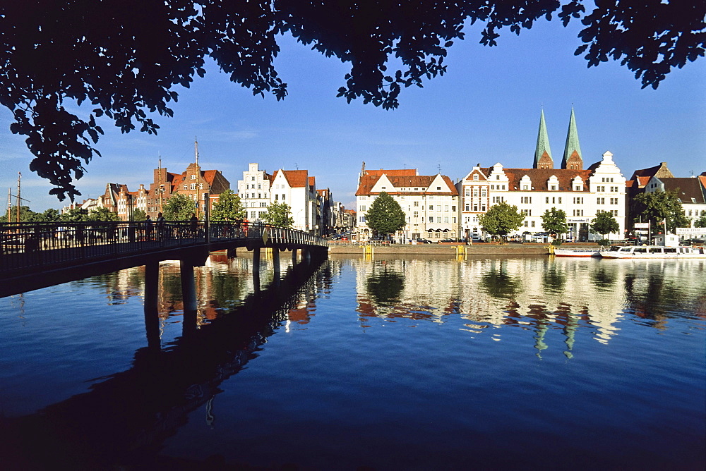 Untertrave Lower trave river, Marienkirche St. Mary's church, Luebeck, Schleswig Holstein, Germany, Europe