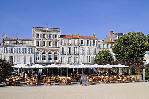 Street cafe, square by the townhall, historic buildings, Rochefort, Poitou Charentes, France, Europe