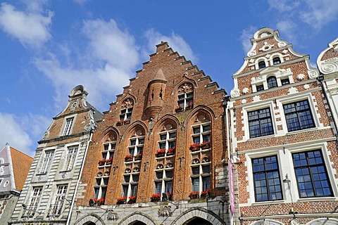 House facades, gabled houses, square, Grand Place, Arras, Nord Pas de Calais, France, Europe