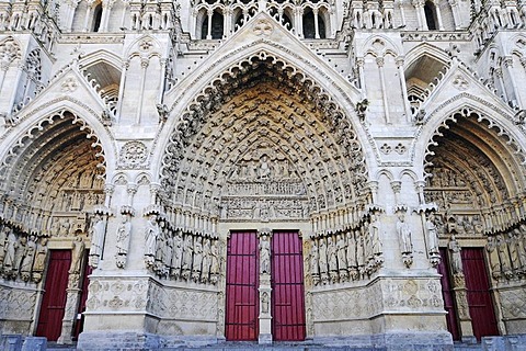 Portal, entrance, facade, Notre Dame Cathedral, Amiens, Picardie, France, Europe