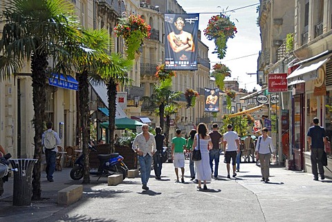 Pedestrian mall, historic city centre, Montpellier, Languedoc-Roussillon, France, Europe