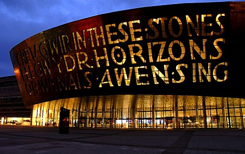 Millenium Centre, Canolfan Mileniwm Cymru, evening, Cardiff Bay, Cardiff, Wales, Great Britain, Europe