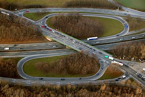 Aerial photograph, motorway loop, Autobahn ramp A45, B1 Ruhr Highway exit, Bochum-Stahlhausen, Wattenscheider Strasse, Bochum, Ruhr Area, North Rhine-Westphalia, Germany, Europe