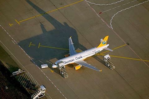 Aerial photograph of the preflight preparation of a Thomas Cook Holidays airplane, Duesseldorf Airport, Rhein-Ruhr-Flughafen, Duesseldorf, Nordrhein-Westfalen, Germany, Europe