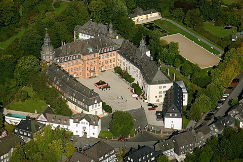 Aerial photograph, Berleburg Castle with Orangery, Bad Berleburg, Siegen-Wittgenstein district, Sauerland, North Rhine-Westphalia, Germany, Europe