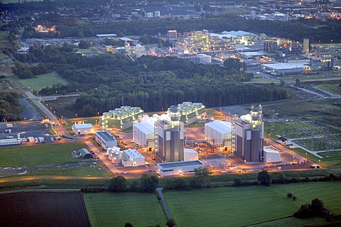 Aerial view, photo at night, Trianel, GUD, public utility company Hamm, power station powered by gas turbines, Uentrop, Hamm, Ruhr area, North Rhine-Westphalia, Germany, Europe