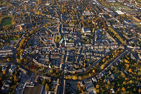 Aerial view, historic city ring road, provost church St. Marien, Kempen, Lower Rhine, North Rhine-Westphalia, Germany, Europe