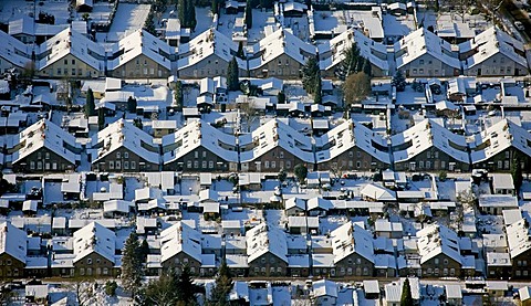 Hessler Zechensiedlung Klappheckenhof, settlement for mine workers, snow, Gelsenkirchen, Ruhr Area, North Rhine-Westphalia, Germany, Europe