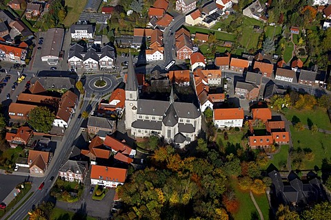 Aerial photo, village neo-gothic church St. Ida Kirche, Herzfeld, Lippe, Lippstadt, Soest District, Soester Boerde, South Westphalia, North Rhine-Westphalia, Germany, Europe